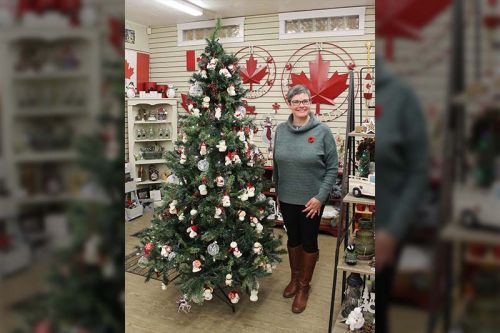 Nicole Van Camp opened her Verona store Friday night, donating a percentage of the profits to Verona’s Christmas for Kids campaign. Photo/Craig Bakay