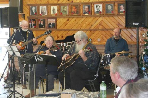 Dave and Marg Taylor, backed by Eddie Aston on bass and Bill Parsons on drums, played to a packed Open Mike in 2018 at the Arden Legion.