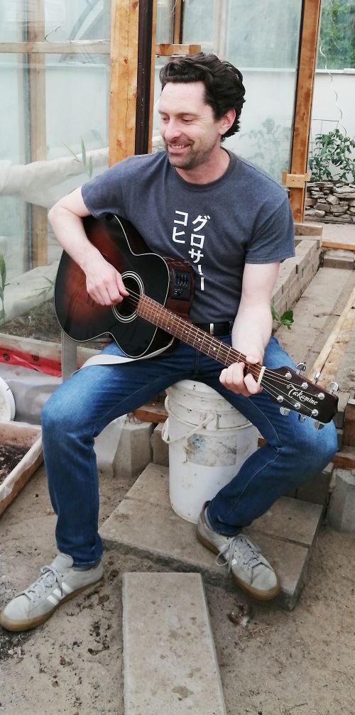 Jonathon Davies performs at Murvale Farm.