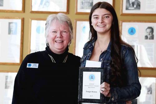 Parham’s Tangie Howes received her award from past president Corie Abrams. 
