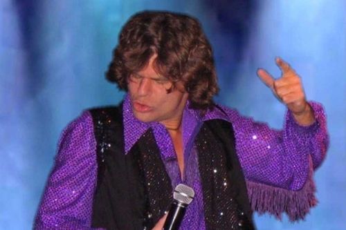 Joey Purpura as Neil Diamond