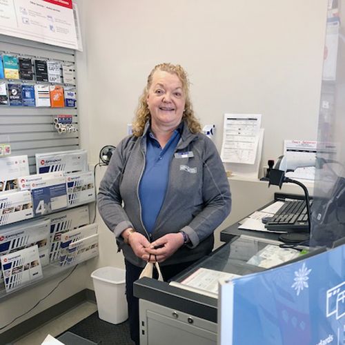 Postmaster Julie Colgrave retires from Inverary Post Office after 22 years.