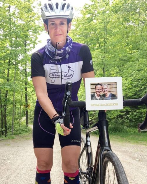 Mia Craig will ride 1050 km in 7 days.