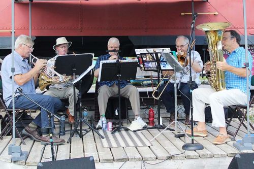 The Kingston Brass Quintet (Jerry DeWit, Nico DeWit, Gord Griffith, Cory Allen and Marc Moeys) provided music along with Old Habits. Photo/Craig Bakay