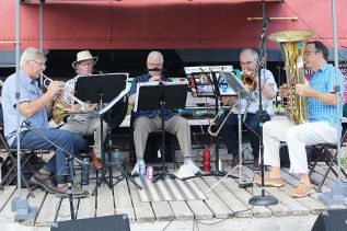 The Kingston Brass Quintet (Jerry DeWit, Nico DeWit, Gord Griffith, Cory Allen and Marc Moeys) provided music along with Old Habits. Photo/Craig Bakay